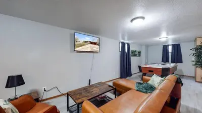 Gallery image of Spacious family home with Hockey Table & Huge Yard Escape in Denver
