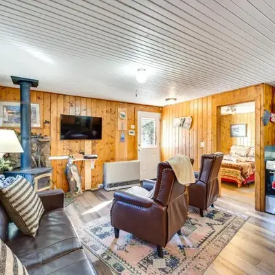 Private Hot Tub and Deck Riverfront Escape in Drake