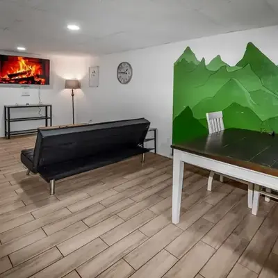 Cozy Mountain-Inspired Lower Unit in Denver