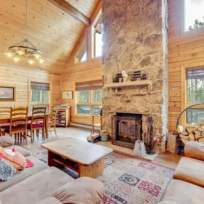 4 Mi to RMNP Allenspark Cabin with Wraparound Deck!