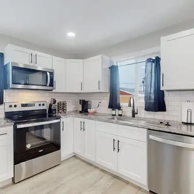 Awesome Two Bedroom Family Upper Unit in Denver