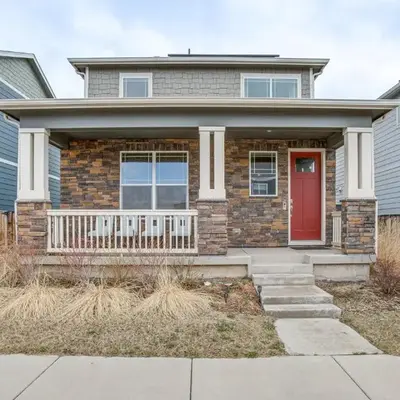 Perfect for Families! Quiet Aurora Home