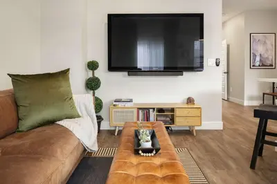 Gallery image of Modern Getaway - Rooftop Mtn Views - Near Regis in Denver