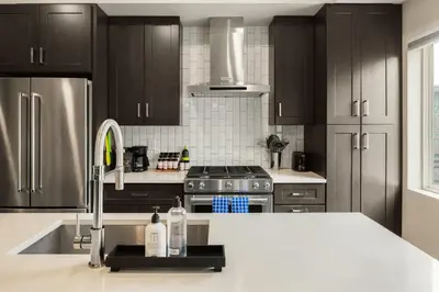 Gallery image of Modern Getaway - Rooftop Mtn Views - Near Regis in Denver