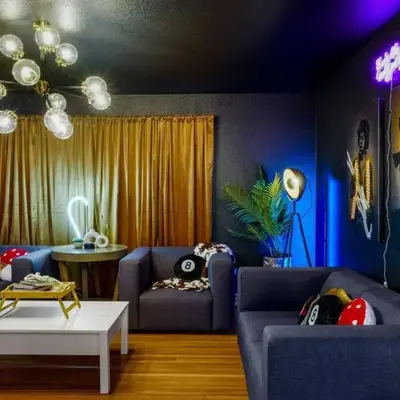 5 Bedroom Home 10 Min Drive To Downtown