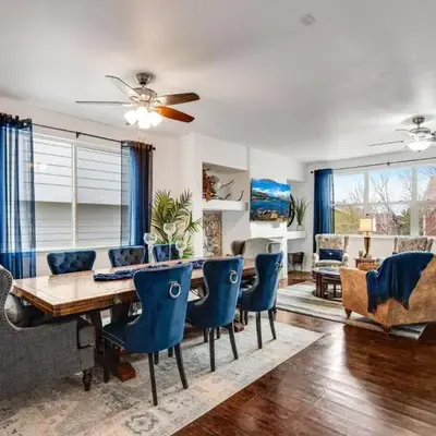 5 bed 4 bath and Pet friendly