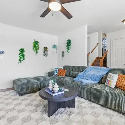 Spacious 4BD - Backyard BBQ