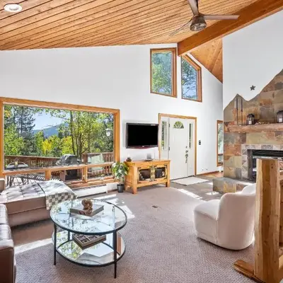 Nestled Inn Vacation Home Rental Evergreen - Trails