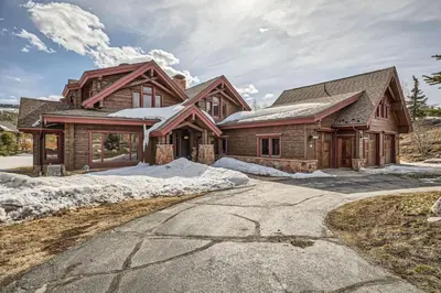 a log home with a driveway at 3BDR with Loft for 8 Hot Tub Sauna & Mtn Views in Breckenridge