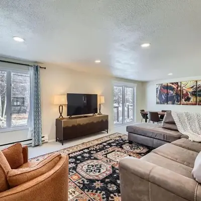 Charming 3 BDR for 8 in the Heart of the Rockies