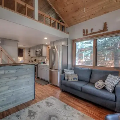 Perfect Getaway Cabin with Nearby Hike&Bike Trails