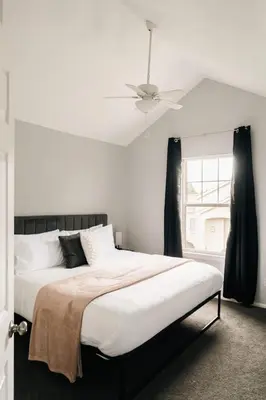 Gallery image of Cozy Retreat - King Beds - Cinema Cave & Home Gym in Westminster