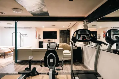 Gallery image of Cozy Retreat - King Beds - Cinema Cave & Home Gym in Westminster
