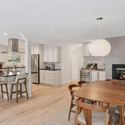 1010 Rosehill Dr
