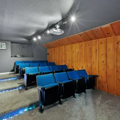 Arvada Retreat + 6 BD + Movie Theater