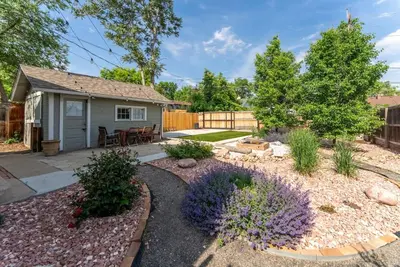 Gallery image of Sunny West Denver Escape Stylish 2BR Retreat in Wheat Ridge