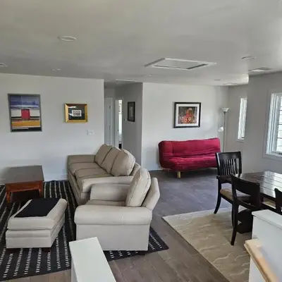 Sunny Beautiful Apt