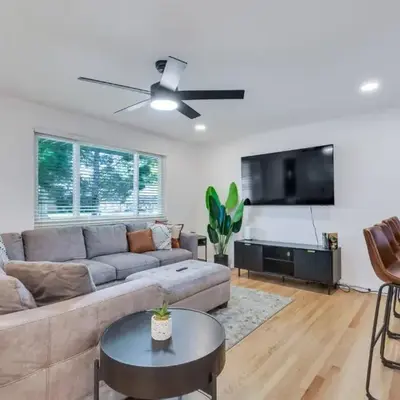 4BD Near DT | Hot Tub