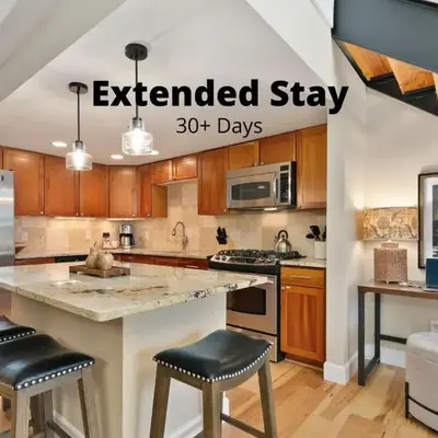 Royal Perch - Chic Old Town Loft with King Suite