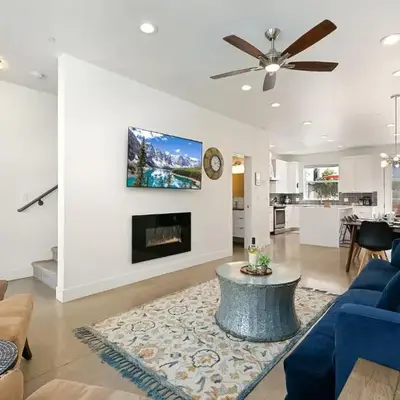 Elegant Mountain Haven - King Bed and Fireplaces
