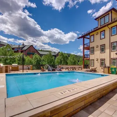 100 Steps to Gondola Cozy Winter Park Condo!