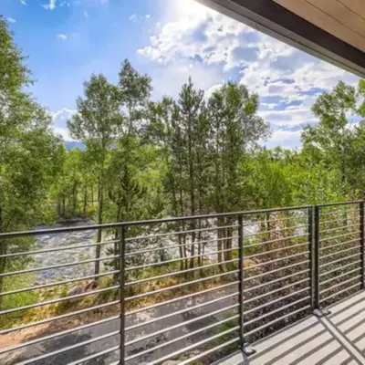 River West 822