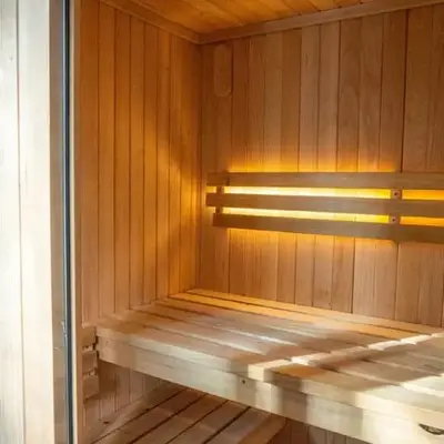 Dog Friendly Oasis Private Hot Tub with Sauna