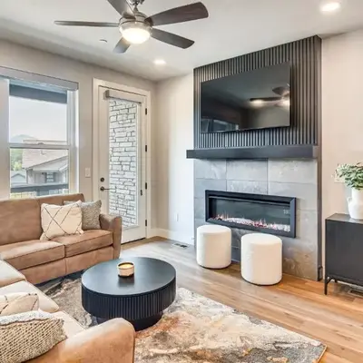 Brand-New Townhome with Hot Tub