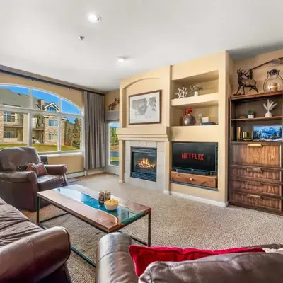 2 Bedroom Hot Tub Fireplace Walk to Lake Dillon