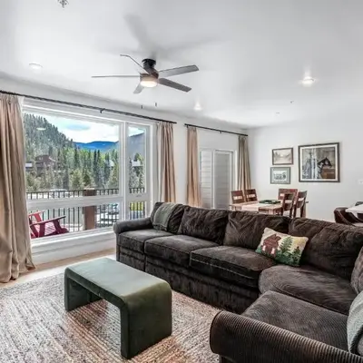 Spacious and Luxurious 2BR Condo - Kids Ski Free condo