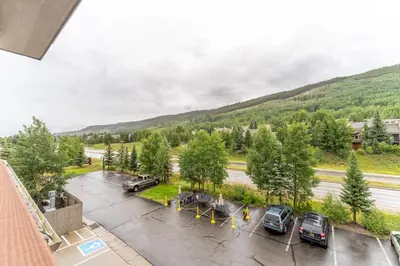 an overhead view of a parking lot with cars parked at Gateway 5098 in Keystone