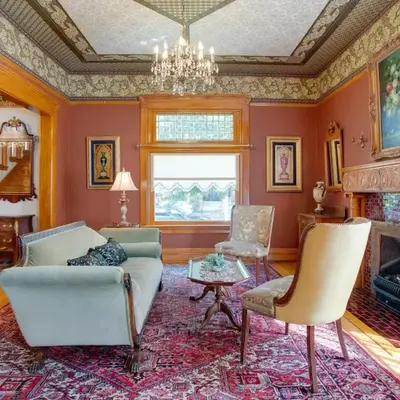 Victorian-Style Cheesman Park Apt - 2 Mi to Dtwn