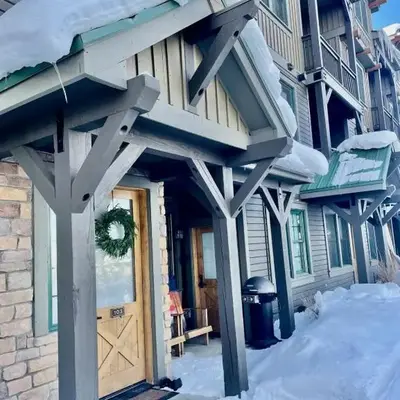 2 BR Basecamp Bliss at Kicking Horse Near Ski Hill