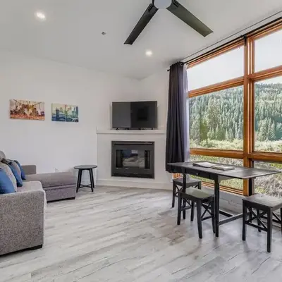 2903 Riverbank Lodge condo