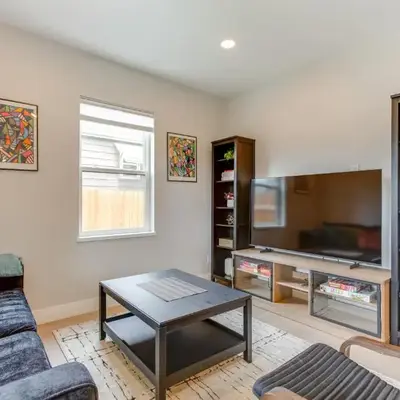 Walk to Med Ctrs and Dtwn Englewood Modern Home