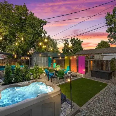 Olde Town Gem 5 TVs Hot Tub & Game Yard