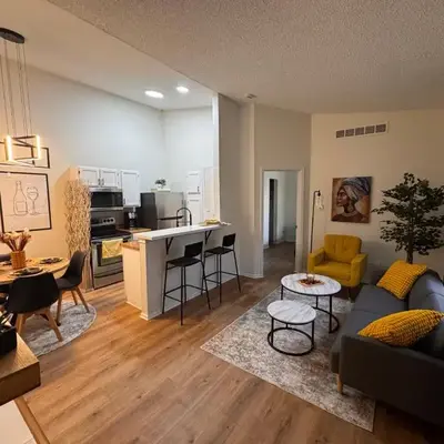 Beautifully Renovated OneBedroom Apt with Two Beds