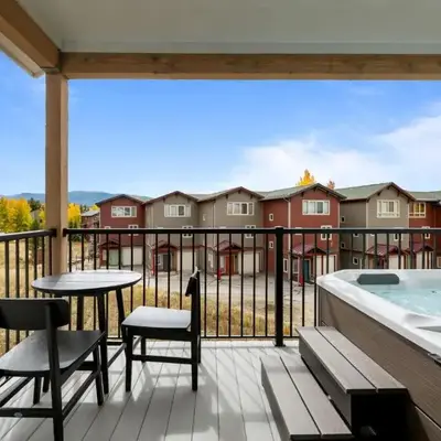 301 W Meadow Mile #3