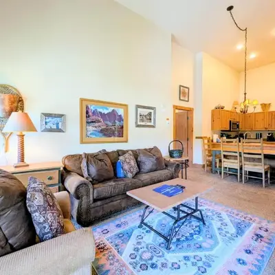 Expedition Station 8635 by SummitCove Lodging