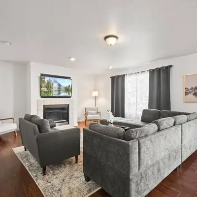 Spacious SIX Bedroom