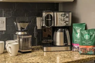 a kitchen counter with a coffee maker and a coffeemaker at Skyline Lodge in Idaho Springs