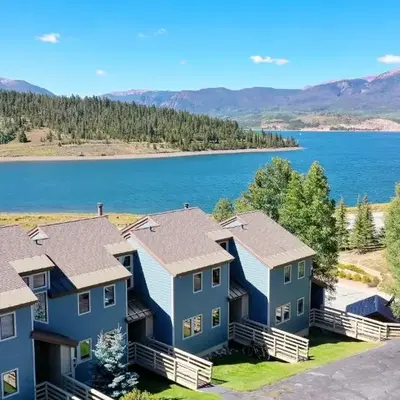 Centennial Townhome - Mountain/Lake Views Pool Access