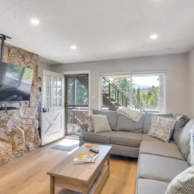 3BR Riverfront Retreat! Mtn Views
