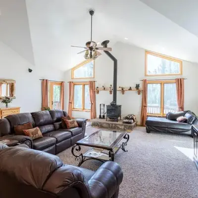 Spacious Pet-Friendly Grand Lake House