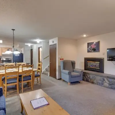 Woodsy Winter Park Condo with Pool and Hot Tub Access