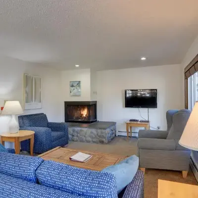 Walk to Ski Shuttle! Ideal Winter Park Base Camp