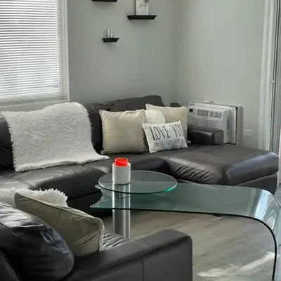Lovely 2 bedroom unit with a hot tub Pet friendly