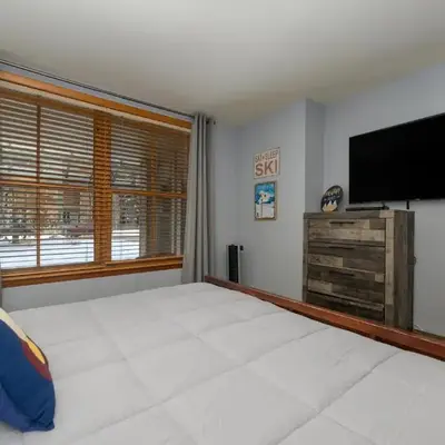Premium Unit 1100 - One Bedroom - Zephyr Mountain Lodge condo