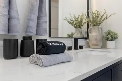Gallery image of Zen, Hot Tub, Slide, Mahjong, Modern Kitchen in Arvada
