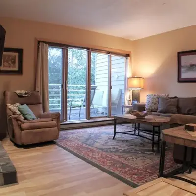 Downtown Luxury + Hot Tubs; Walkable Winter Park